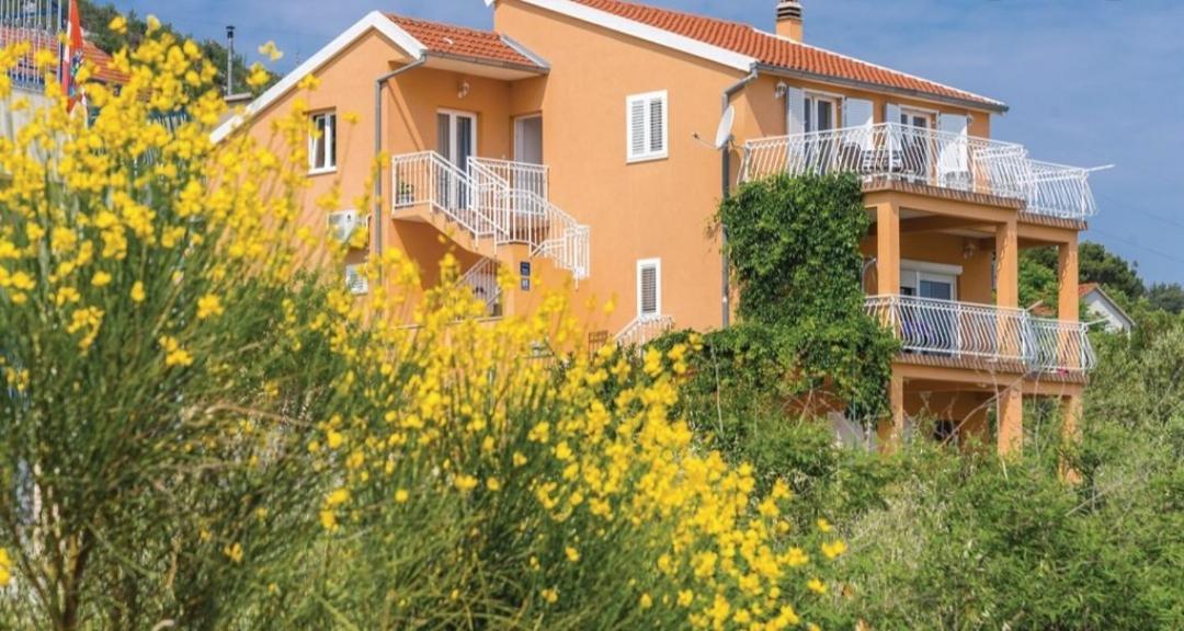 Apartment Petra Raslina Exterior photo