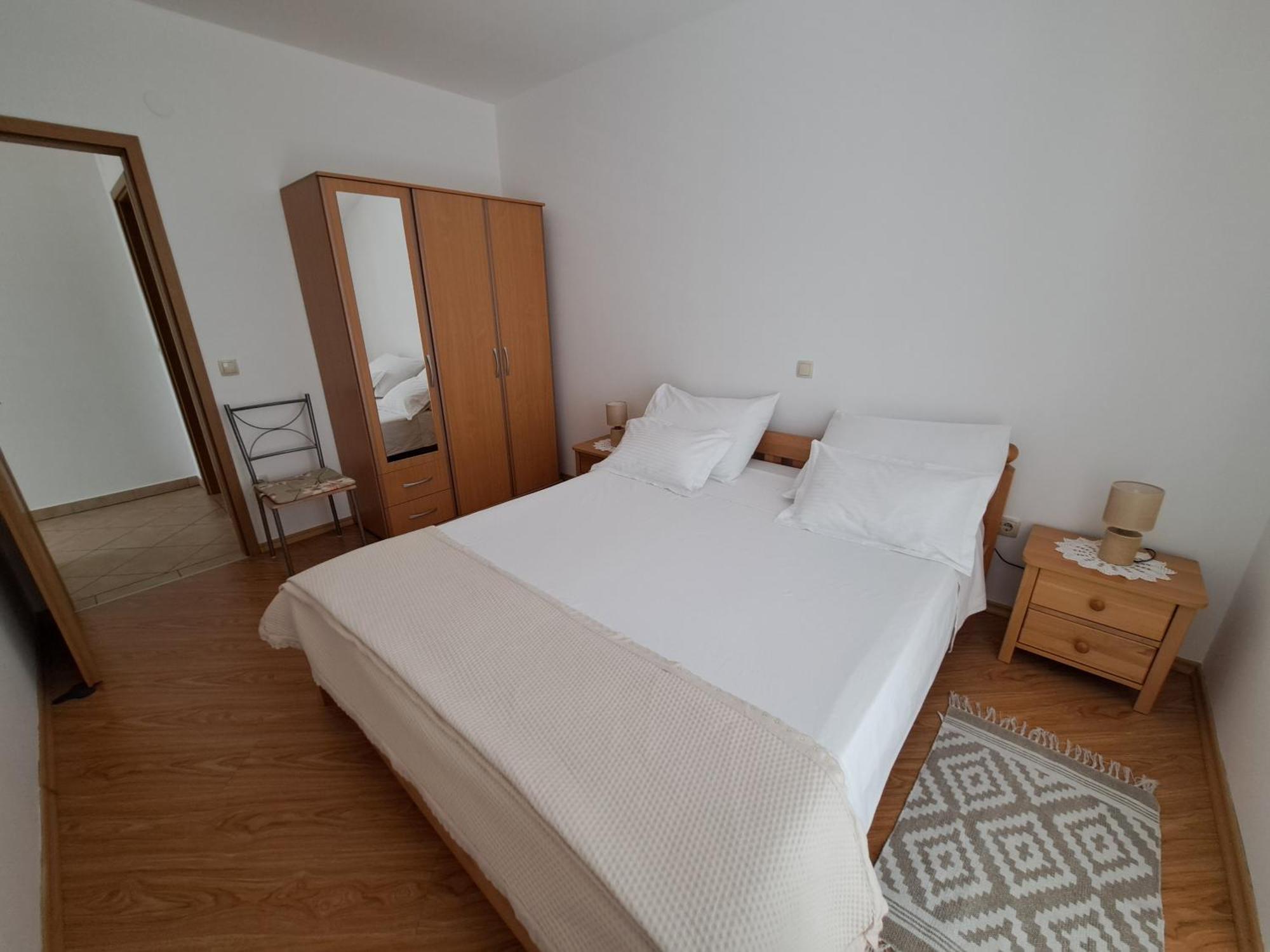 Apartment Petra Raslina Exterior photo